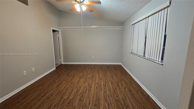 Building Photo - 117 NW 108th Ave