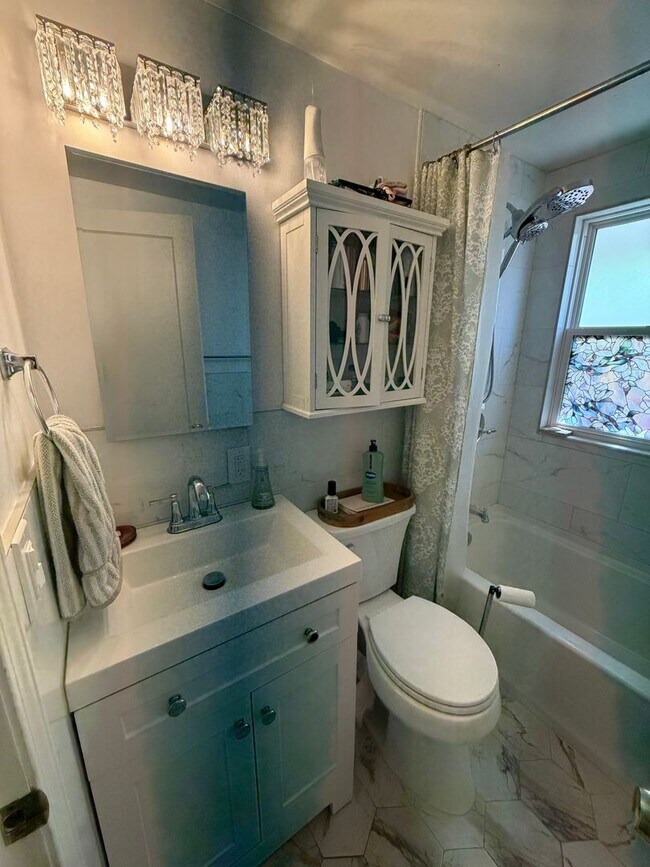 Building Photo - GORGEOUS Salt Lake City Home!!!