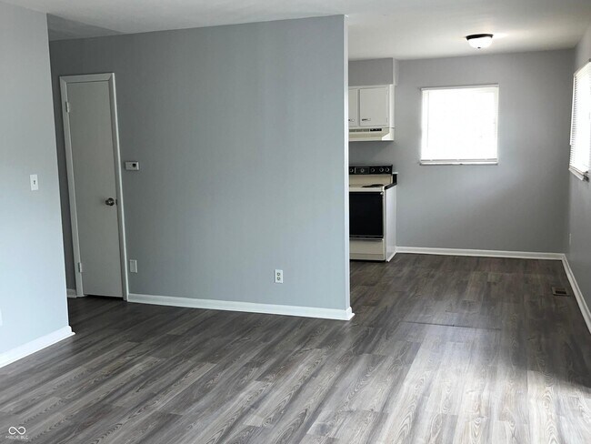 Building Photo - 6262 Eastridge Dr