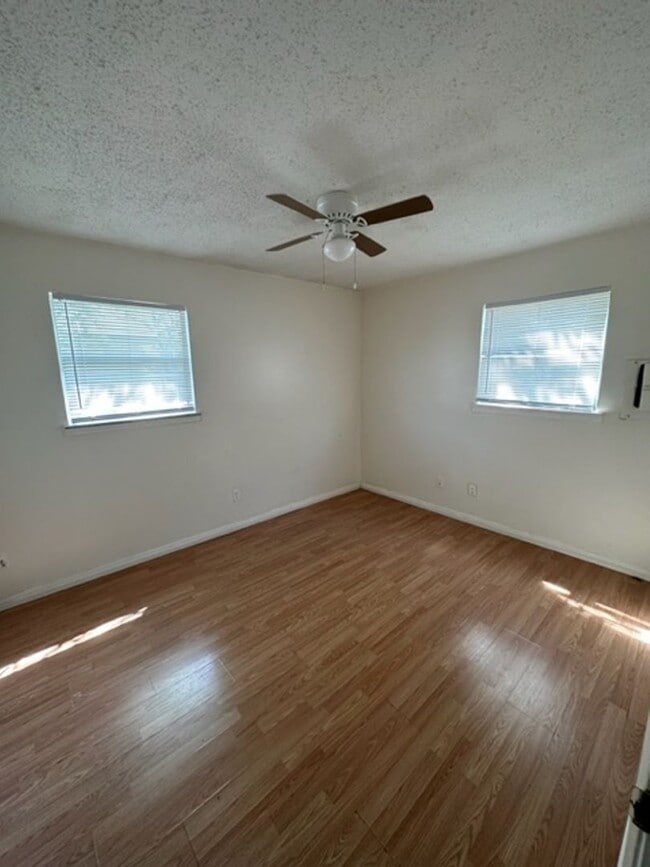 Building Photo - 2217 Lowden St