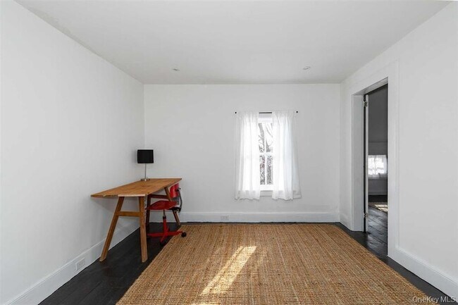 Building Photo - 460 Lasher Rd