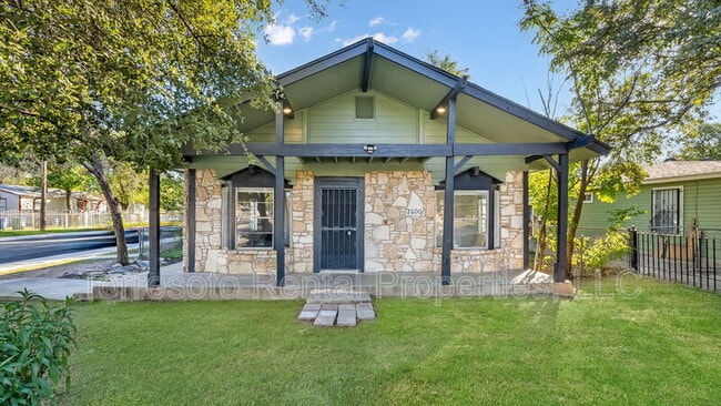 Primary Photo - 2600 Morales St