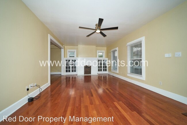 Building Photo - 4 br, 1.5 bath House - 2955 Broadway St