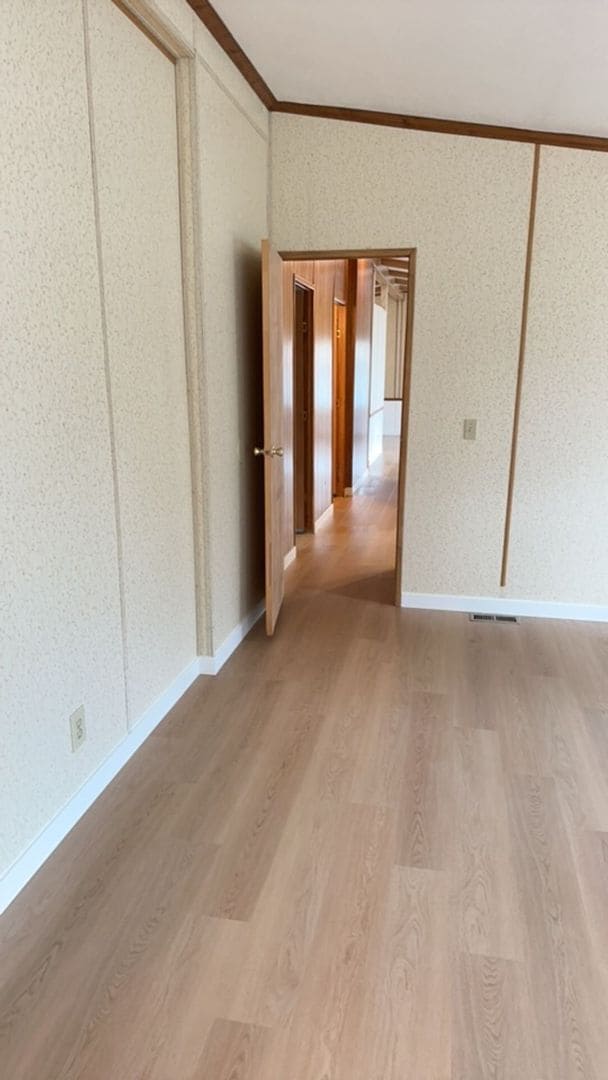 Building Photo - Two Bedroom House