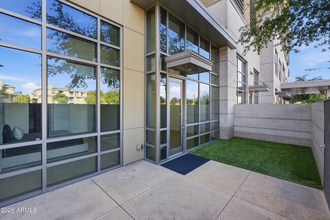 Building Photo - 15215 N Kierland Blvd