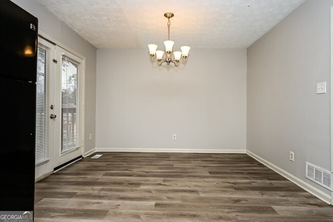 Building Photo - 6183 Fieldcrest Dr
