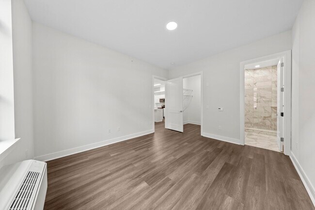 Building Photo - 121 34th St