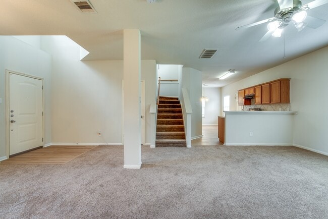 Building Photo - 6702 Albion Cresent Dr