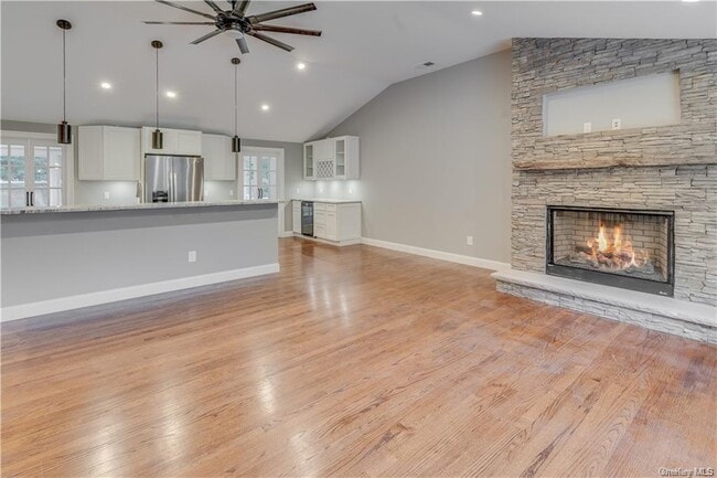 Building Photo - 8 Montfort Woods Rd