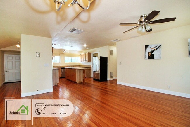 Building Photo - 2391 Placer St