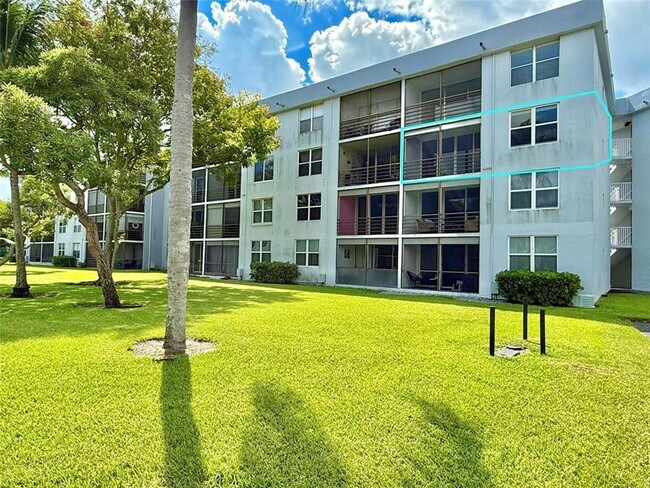Building Photo - 114 Royal Pk Dr