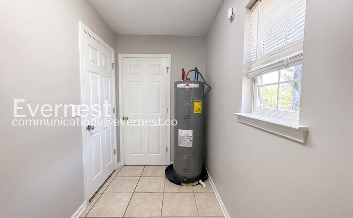 Building Photo - 120 Buckingham Cir