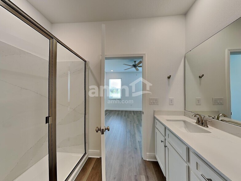 Building Photo - 14526 Cedar ml dr