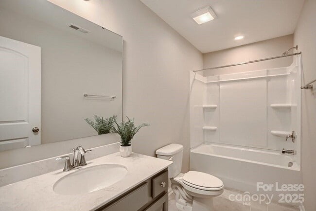 Building Photo - 170 Fairfield Dr