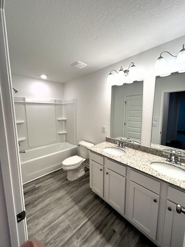 Building Photo - 133 Staggerbush St