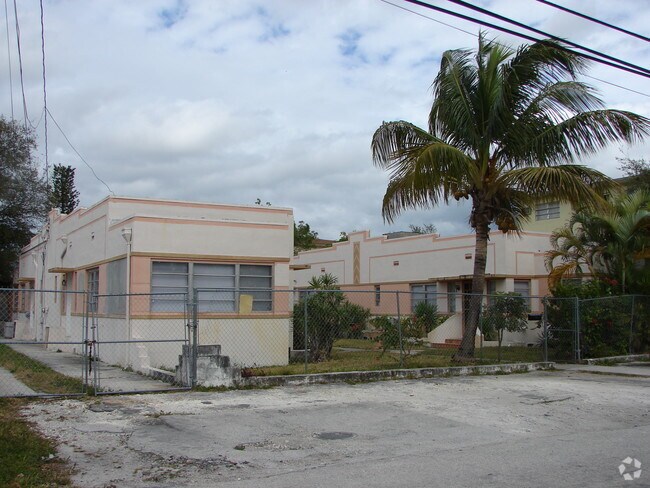 Building Photo - 719 NE 83rd Ter