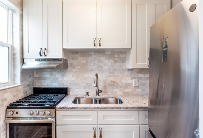 1 BD/ 1 BA - 550 SqFt Unit #18 - Kitchen - Inezda Apartments