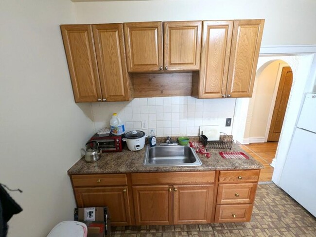 Building Photo - 1 bedroom in CHICAGO IL 60659