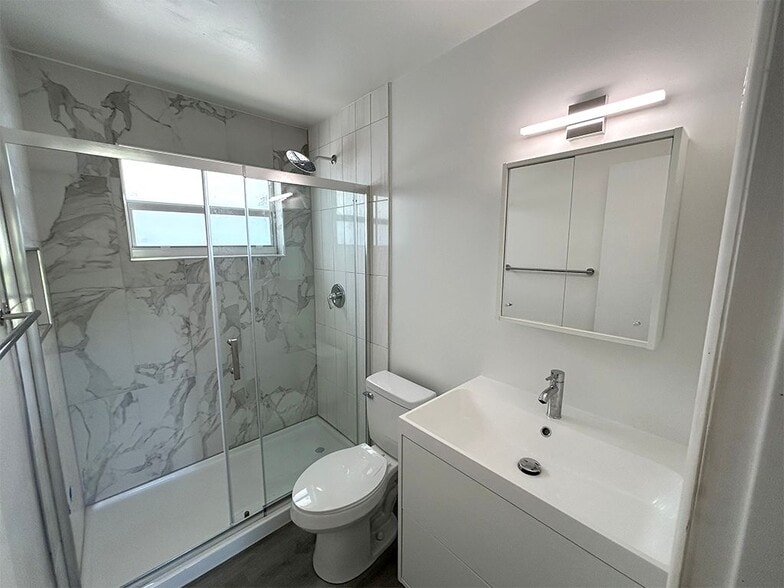 Building Photo - 800 SW 30th St