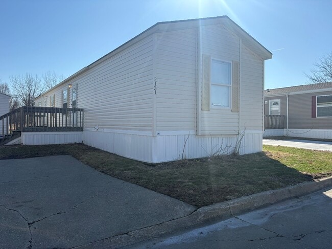 Building Photo - 2131 Windover Dr