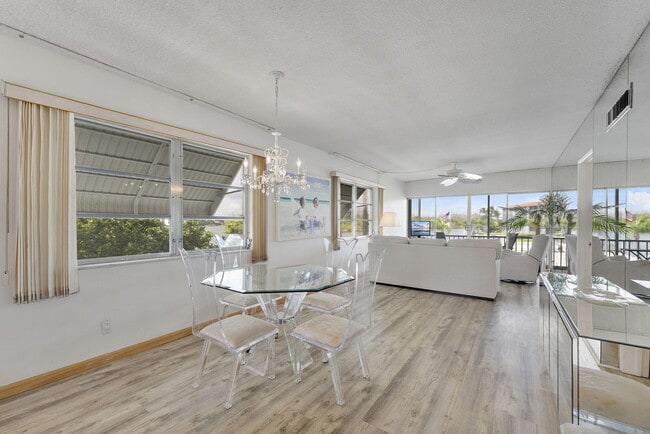 Building Photo - 101 NE 19th Ave