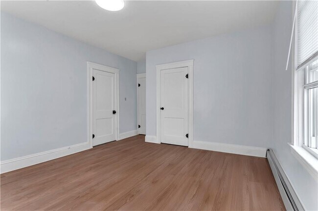 Building Photo - 135 Illinois St