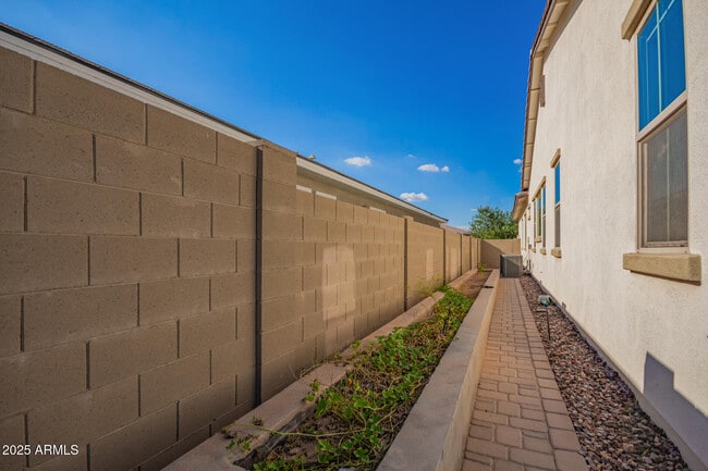 Building Photo - 2065 E Gemini Pl