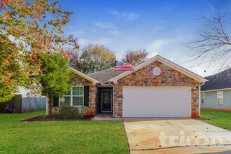 Building Photo - 300 Klinetop Dr