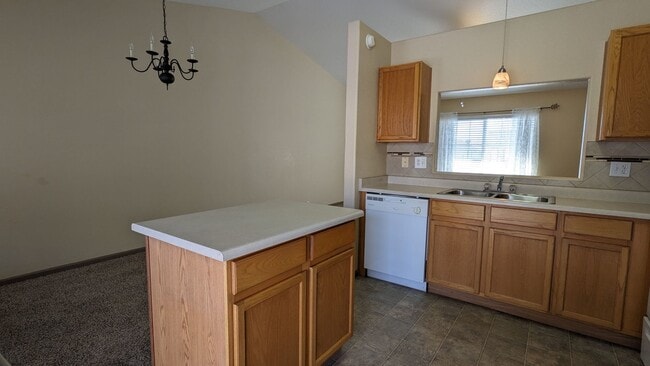 Building Photo - 2 BEDROOM / 1.75 BATH RANCH HOME IN RIDGEVIEW AT STETSON HILLS!