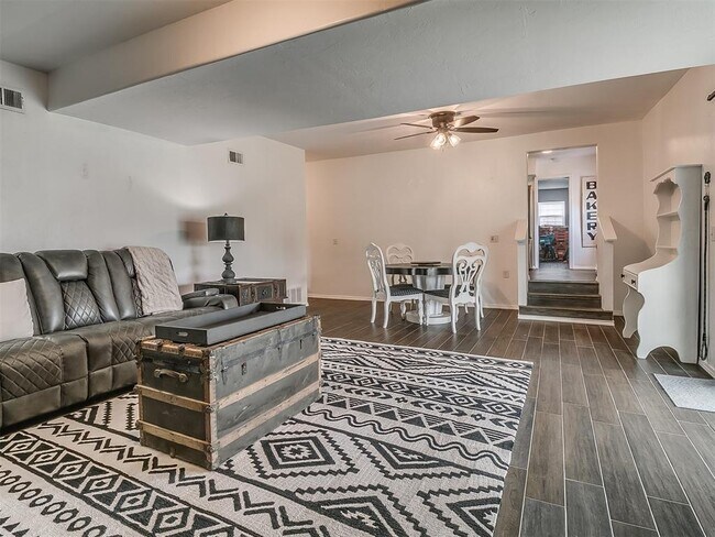 Building Photo - 621 N 16th St