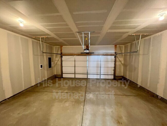 Building Photo - 1353 Reynolds St