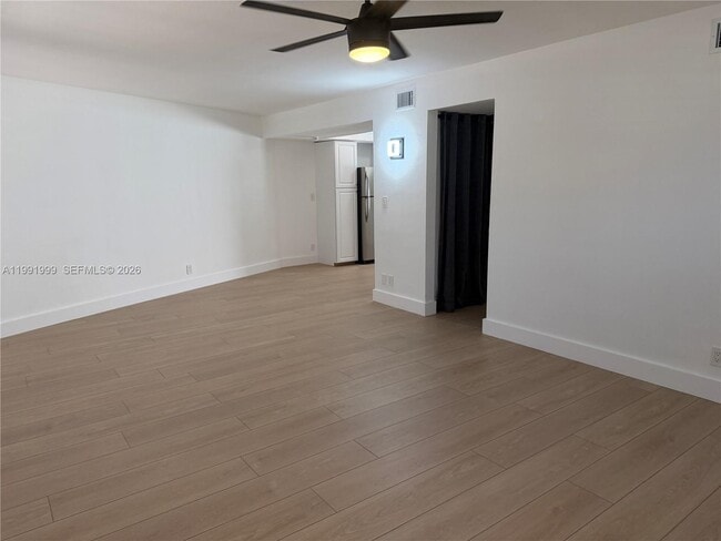 Building Photo - 1425 NE 56th St