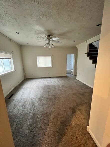 Building Photo - 481 2nd St