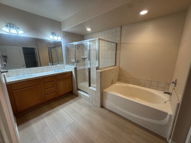 Building Photo - 2329S Eastbury Way, Santa Maria, CA 93455