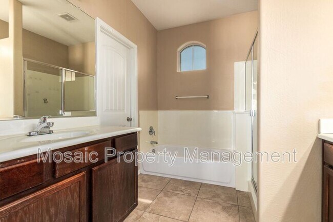 Building Photo - 7510 S 27th Way