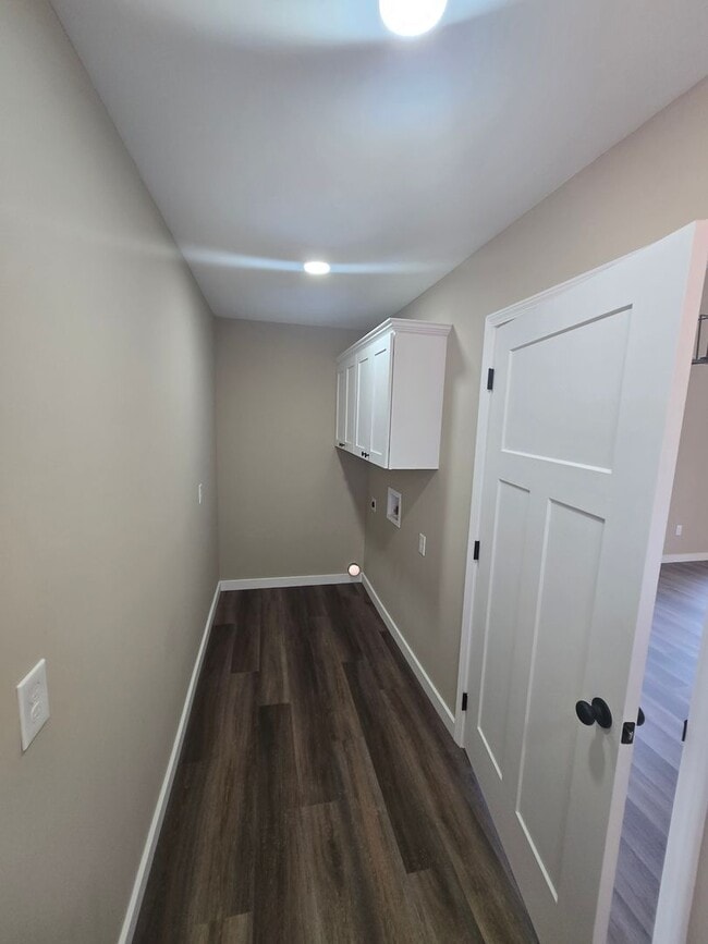 Building Photo - 324 Wilson Hurst St