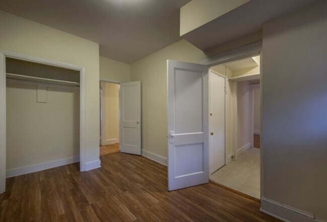 Building Photo - Brookline 4 Bed / 2 Bath – Steps to Coolidge Corner – 9/1