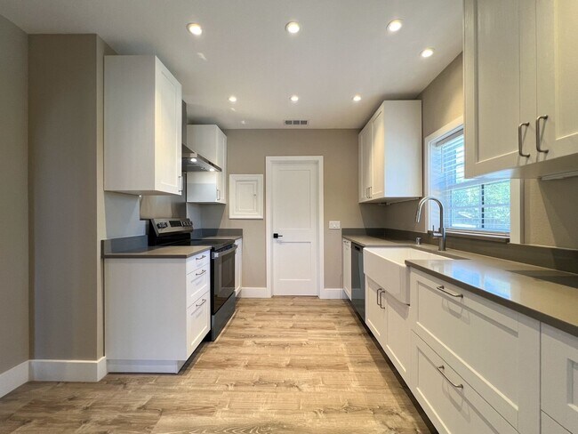 Building Photo - 1567 Silverado Trail