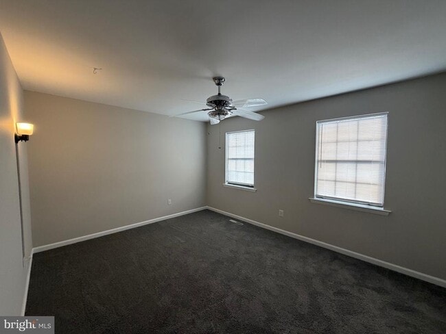 Building Photo - 120 Redwood Dr