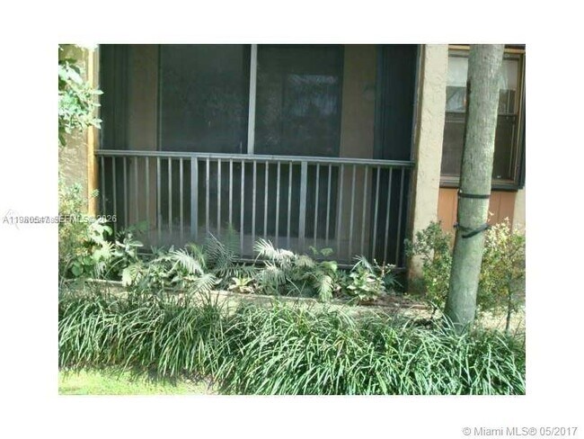 Building Photo - 14211 N Kendall Dr