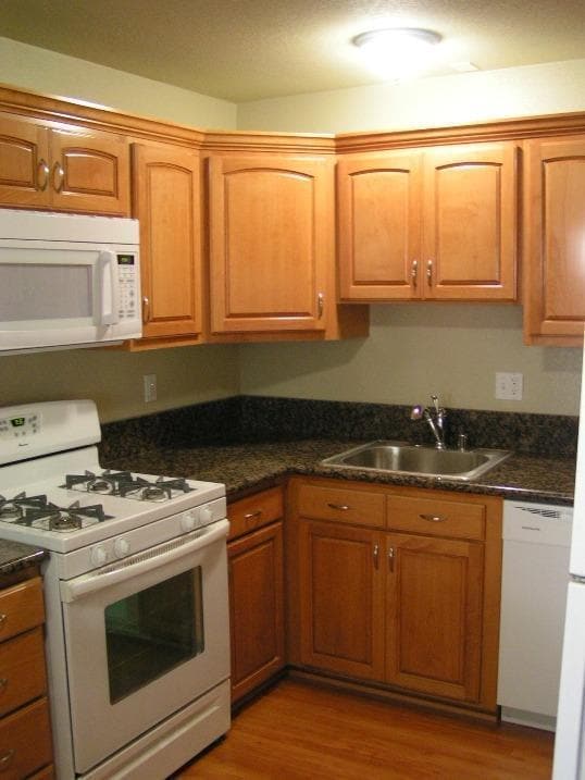 Building Photo - Charming 3 bed / 1 bath Apartment by Downtown