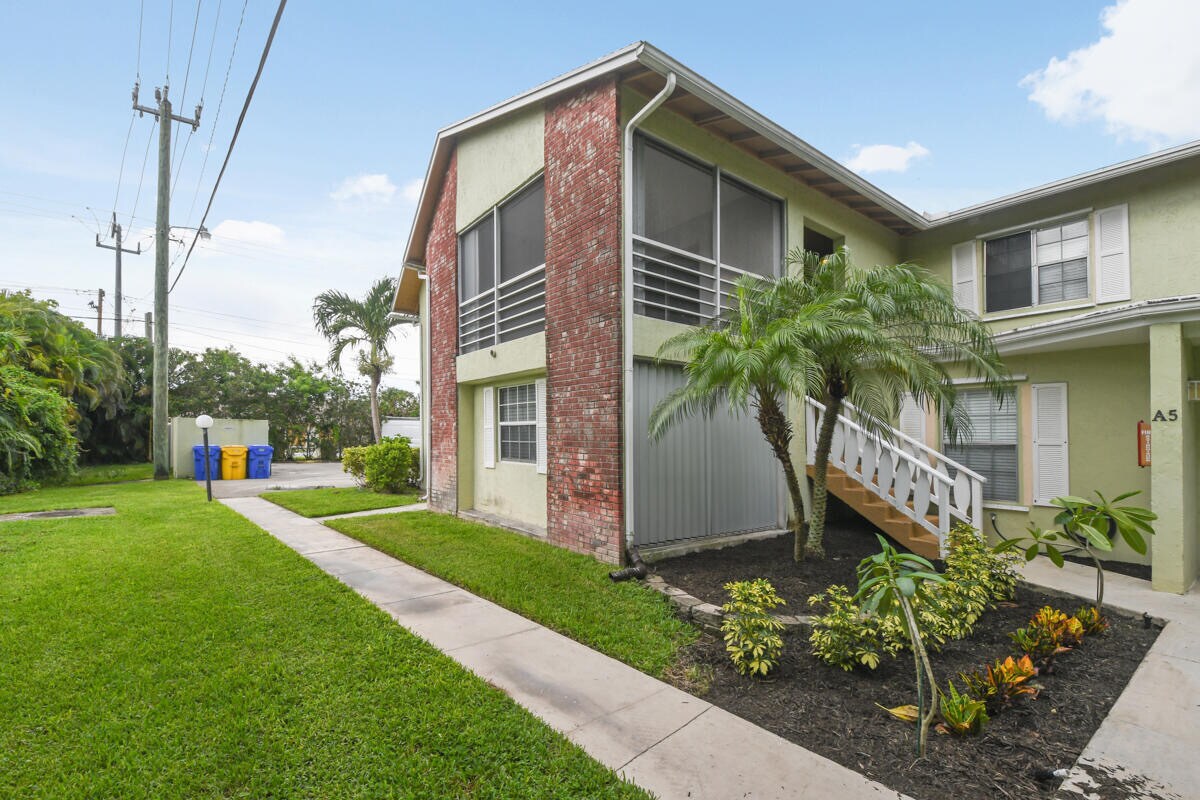 Building Photo - 12030 Alt A1a