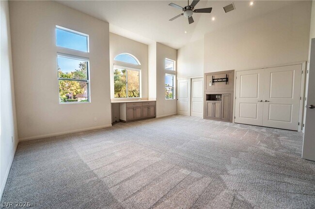 Building Photo - 980 Vegas Valley Dr