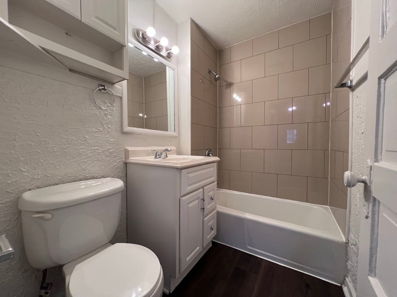 Building Photo - 610 Short St