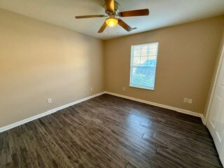 Building Photo - 1638 Maple View Way