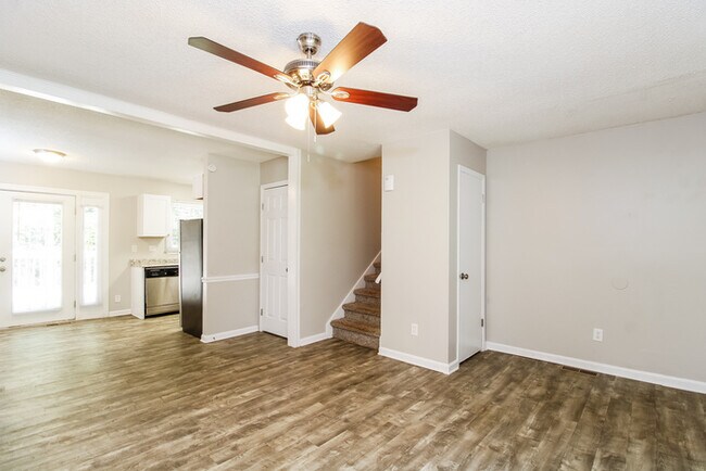 Building Photo - 1305 Yardley Terrace