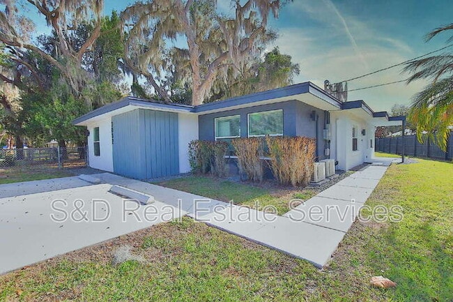 Building Photo - 3032 Spirit Lake Dr