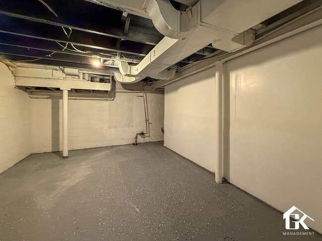 Building Photo - 16595 Ardmore St