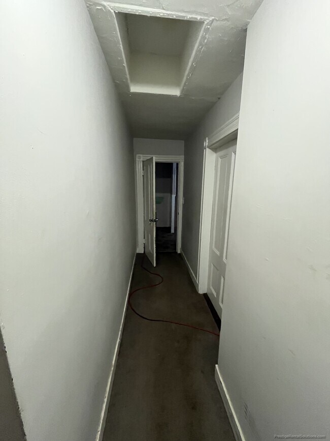 Building Photo - 172 Bigelow St