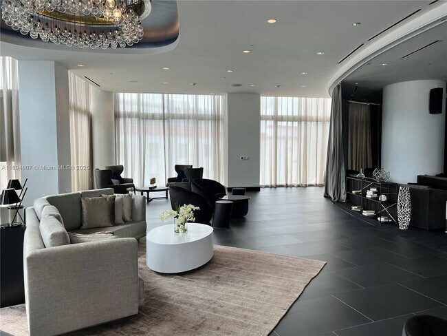 Building Photo - 851 NE 1st Ave